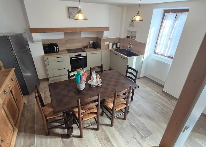 Maison De Village Renovee *