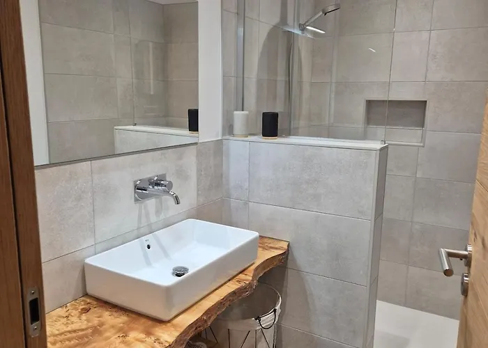 Maison De Village Renovee Люс-Сен-Совёр